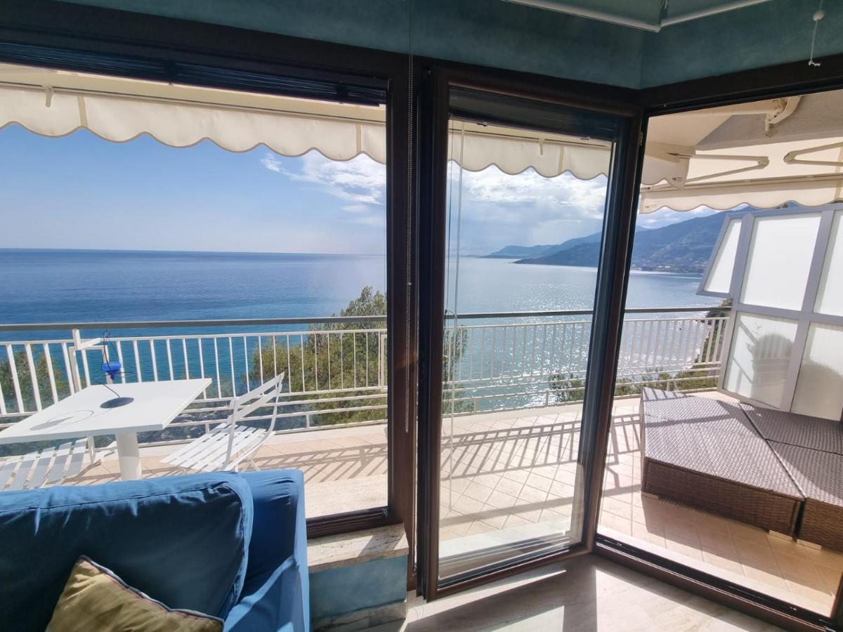 Sea And Monaco Charme View On The Beach Ventimiglia Eksteriør bilde