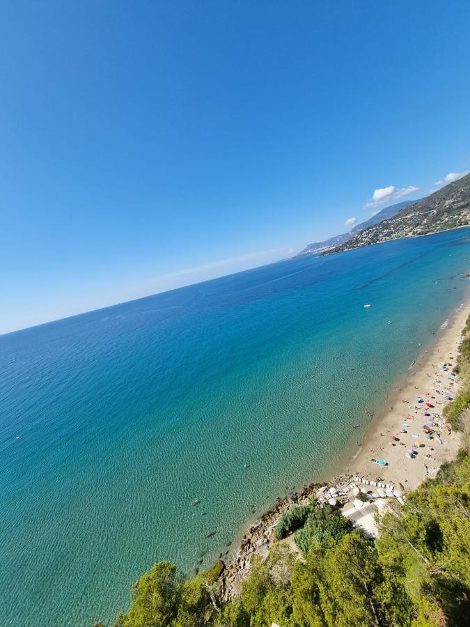 Sea And Monaco Charme View On The Beach Ventimiglia Eksteriør bilde